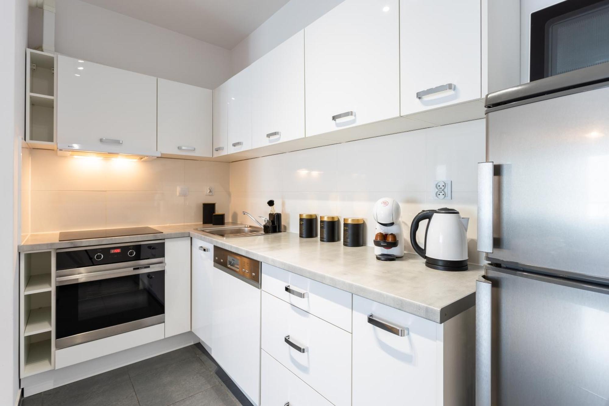 Urban Chic - Pereca - Rondo Onz - Luxury Warsaw Stays - 14 People Exteriör bild