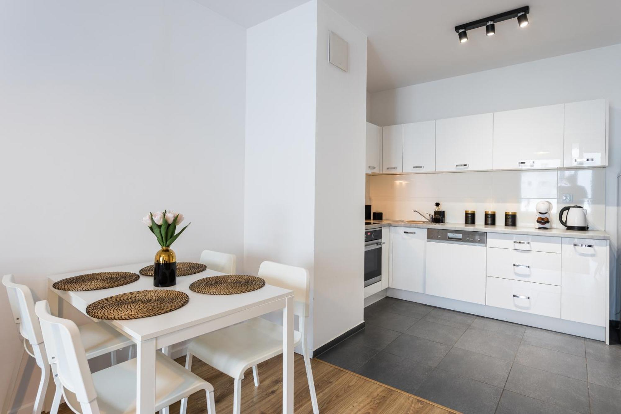 Urban Chic - Pereca - Rondo Onz - Luxury Warsaw Stays - 14 People Exteriör bild