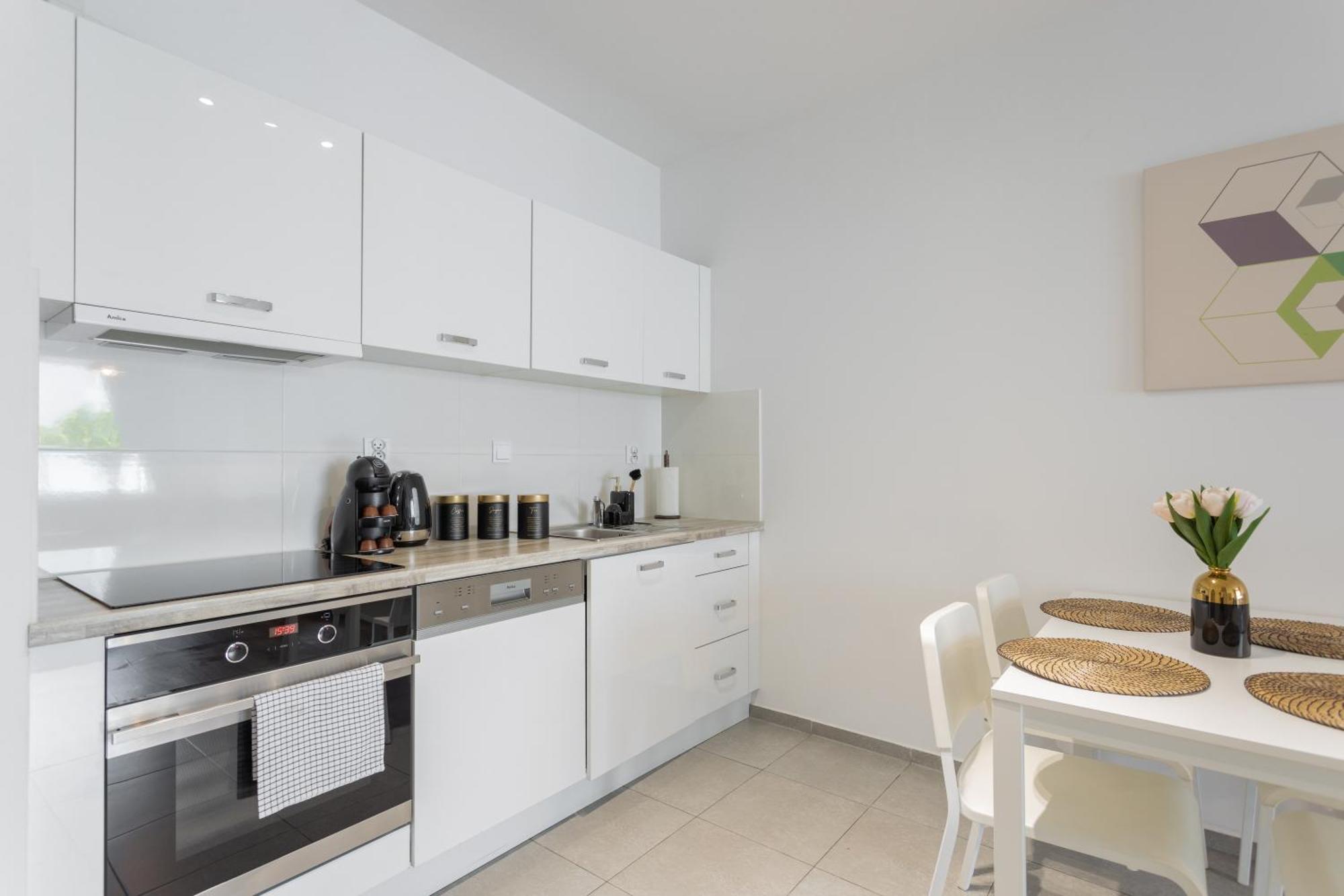 Urban Chic - Pereca - Rondo Onz - Luxury Warsaw Stays - 14 People Exteriör bild